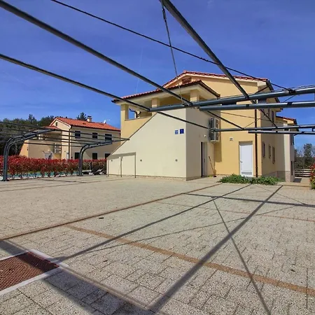 Mit Privatpool Fuer 20 Personen Ca 480 Qm In Banjole, Istrien Istrische Riviera * Banjole